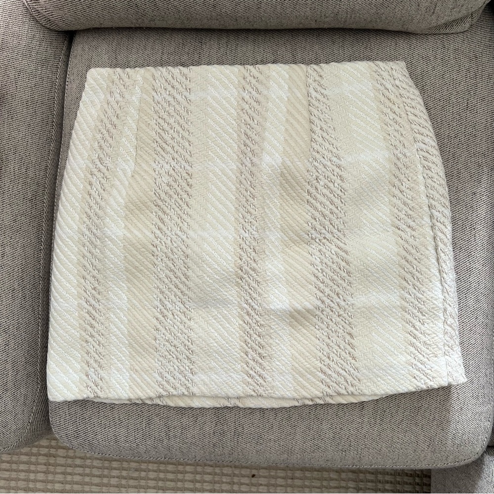 H&M white and beige skirt